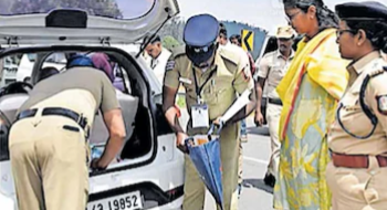 2.5 കോടിയുടെ സ്വർണവും 5 ലക്ഷം രൂപയും പിടിച്ചു; തിരഞ്ഞെടുപ്പ് പ്രഖ്യാപനത്തിനു പിന്നാലെ കർശന പരിശോധന