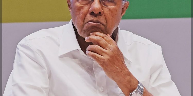 ലഹരി’യിൽ പ്രവര്‍ത്തകന്റെ ഒരു ചോദ്യം; ‘വീട്ടിൽ പോയി ചോദിച്ചാൽ മതിയെന്ന്’ മുഖ്യമന്ത്രി