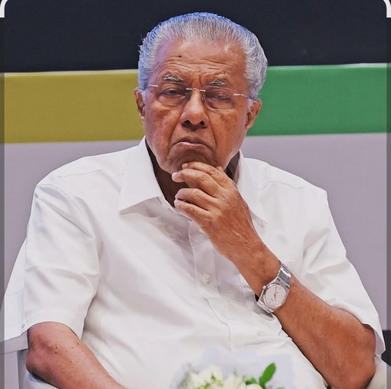 ലഹരി’യിൽ പ്രവര്‍ത്തകന്റെ ഒരു ചോദ്യം; ‘വീട്ടിൽ പോയി ചോദിച്ചാൽ മതിയെന്ന്’ മുഖ്യമന്ത്രി