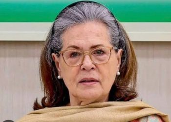 സോണിയ ഗാന്ധിയെ ആശുപത്രിയിൽ പ്രവേശിപ്പിച്ചു; രാഹുലും പ്രിയങ്കയും ഒപ്പം