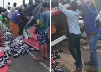 മദ്യമാണെന്ന് തെറ്റിദ്ധരിച്ചു; മറിഞ്ഞ ലോറിയിൽനിന്ന് ശീതളപാനീയ കുപ്പികൾ വാരിക്കൂട്ടി നാട്ടുകാർ