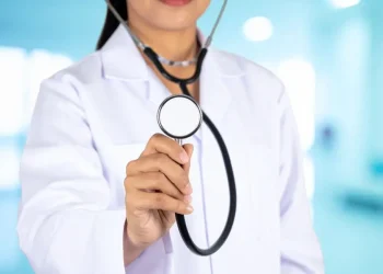 പനിക്ക് ചികിത്സ തേടി സ്വകാര്യ ആശുപത്രിയിൽ പോയ യുവാവിന് ചെലവ് 10000 രൂപ