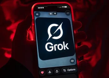 Grok ചാറ്റ് ബോട്ടിൽ അശ്ലീല ചിത്രങ്ങൾ നിർമിച്ചു;മസ്കിന്റെ xAI-ക്കെതിരെ ഹൈസ്കൂൾ വിദ്യാർഥിനികൾ കോടതിയിൽ