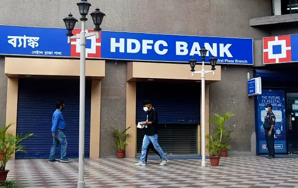 എച്ച്ഡിഎഫ്‌സി ബാങ്കിന്റെ ഓഹരിയിൽ കനത്ത ഇടിവ്: ഇനിയും വില താഴുമോ?