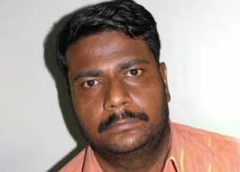 ‘മിസ് യു പപ്പാ, ലവ് യു പപ്പാ…’ സ്ക്രീനിൽ ഉപ്പയുടെ നിശ്ചല മുഖം; ആ വിളി കേട്ട് പ്രവാസം കരഞ്ഞു: സ്നേഹചുംബനങ്ങൾ നേരിട്ട് ഏറ്റുവാങ്ങാൻ കഴിയാതെ മടക്കം