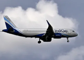 എൻജിൻ തകരാറെന്ന് സംശയം; അടിയന്തര ലാൻഡിങ് നടത്തി ഇൻഡിഗോ വിമാനം