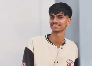 ഫ്ലോട്ടിനു മുന്നിൽ നൃത്തം ചെയ്യവെ കാലിൽ ചവിട്ടി; 19 കാരനെ നടുറോഡിൽ കുത്തിക്കൊലപ്പെടുത്തി യുവാക്കൾ