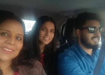 ‘ഒരു സർപ്രൈസുണ്ട്…’ മകന്റെ വാക്ക് കേട്ട് വീട്ടിലെത്തി അമ്മ, രക്തത്തിൽ കുളിച്ച് മകൾ