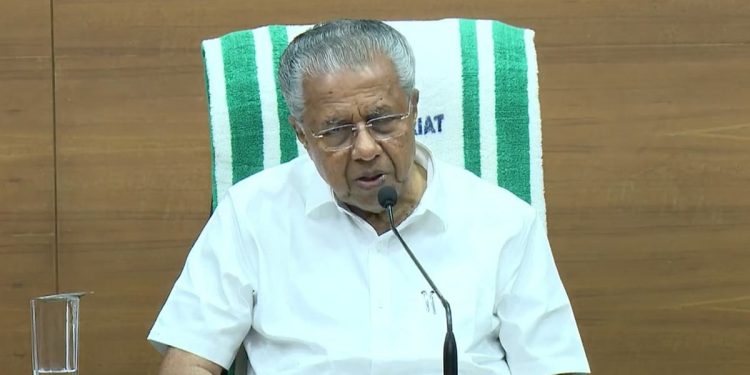 പ്രധാനമന്ത്രിക്ക് കത്തയച്ച് മുഖ്യമന്ത്രി; നോര്‍ക ഹെല്‍പ് ഡസ്‌കില്‍ ലഭിച്ചത് 381 കോളുകള്‍