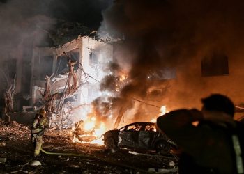 തിരിച്ചടി തുടര്ന്ന് ഇറാന്, സല്മാന് തുറമുഖം ആക്രമിച്ചു; ഇറാന്റെ ബാലിസ്റ്റിക് മിസൈല് ശേഖരം തകര്ത്തെന്ന് അമേരിക്ക