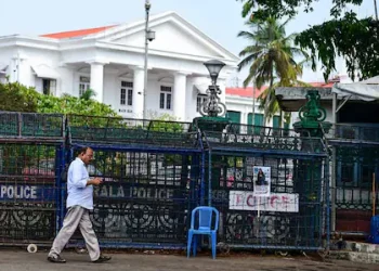 ഗൂഗിൾ മാപ്പ് വഴികാട്ടിയത് സെക്രട്ടേറിയറ്റിലേക്ക്; വാഹനമോടിച്ച് കയറ്റിയ 3 പേർ പിടിയില്‍