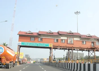 ഇനി വഴിയിൽ തടയാതെയുള്ള ടോൾ, അടച്ചില്ലെങ്കിൽ എട്ടിന്റെ പണി; നിയമം പുതുക്കി കേന്ദ്രസർക്കാർ