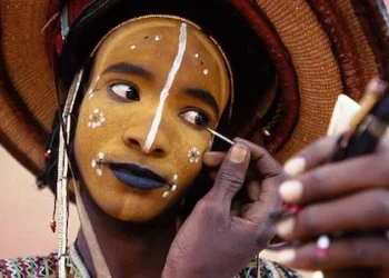 മറ്റൊരാളുടെ ഭാര്യയെ മോഷ്ടിച്ച് സ്വന്തമാക്കും; വ്യത്യസ്തമായ ആചാരം, ഇങ്ങനെയും ചിലരുണ്ട്!