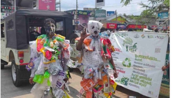 ഹരിത തിരഞ്ഞെടുപ്പ് സന്ദേശവുമായി പ്ലാസ്റ്റിക് മാൻ