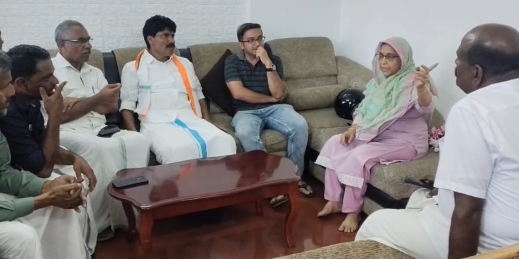 കിട്ടാനുള്ളത് 32 ലക്ഷം രൂപ; ജീവിക്കാന്‍ വല്ലാതെ പാടുപെടുകയാണ്’:ടി സിദ്ദിഖിന് മുമ്പില്‍ കുടുംബം നേരിട്ട പ്രതിസന്ധികള്‍ പറഞ്ഞ്ബ്രഹ്‌മഗിരി തട്ടിപ്പിനിരയായ ഫൗസിയ ബാനു