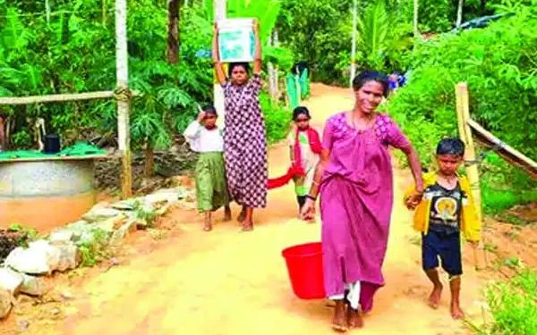 കുടിവെള്ളത്തിനായി നെട്ടോട്ടമോടി പച്ചിലക്കാട് പടിക്കംവയൽ ഉന്നതിയിലെ കുടുംബങ്ങൾ