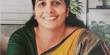 _പിക്കപ്പ് ജീപ്പിടിച്ച് അധ്യാപികയ്ക്ക് ദാരുണാന്ത്യം; അപകടം കാറിന് സമീപം നിൽക്കുമ്പോൾ