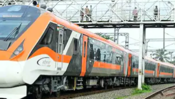 വന്ദേഭാരതിലെ ഭക്ഷണത്തിൽ പാറ്റ; കരാറുകാരന് 10 ലക്ഷം രൂപ പിഴയിട്ട് ഇന്ത്യൻ റെയിൽവേ