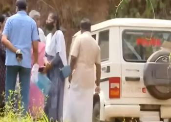 ‘കേക്ക് കഴിച്ചാണ് പപ്പ അവശനായത്’; വയോധികന്റെ മരണത്തിൽ പരാതി, കല്ലറ തുറന്ന് പോസ്റ്റ്‌മോർട്ടം
