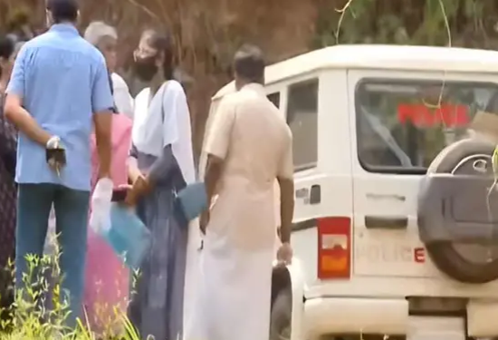 ‘കേക്ക് കഴിച്ചാണ് പപ്പ അവശനായത്’; വയോധികന്റെ മരണത്തിൽ പരാതി, കല്ലറ തുറന്ന് പോസ്റ്റ്‌മോർട്ടം
