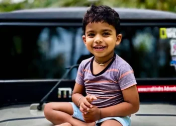 അമ്മയ്ക്ക് ഒപ്പം അങ്കണവാടിയിൽനിന്ന് മടങ്ങിയ മൂന്നര വയസുകാരന് പിക്കപ്പ് ഇടിച്ച് ദാരുണാന്ത്യം