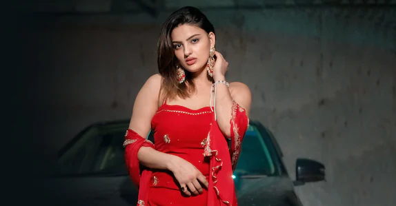 നടിയും ഇൻഫ്ലുവൻസറുമായ ദിവ്യാങ്ക അന്തരിച്ചു; മരണം ഹൃദയാഘാതത്തെ തുടർന്ന്