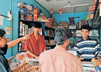 ബിയർ കാൻ, ടൈറ്റാനിക് വീൽ, ലോട്ടസ് വീൽ… പുതിയ ഇനങ്ങളുമായി പടക്ക വിപണി സജീവം