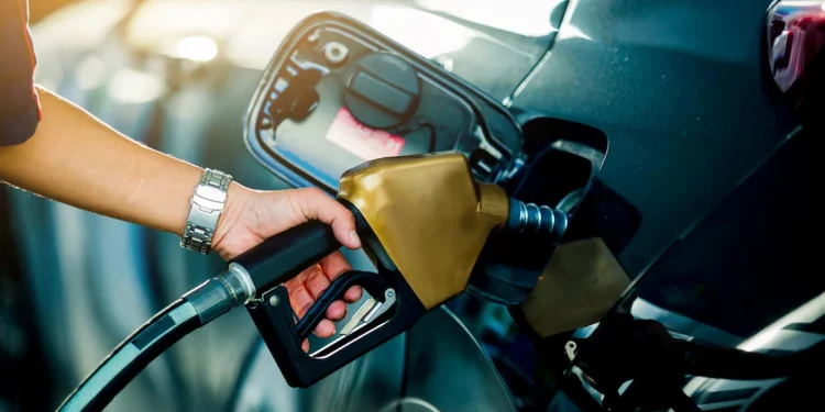 നയാരയ്ക്ക് പിന്നാലെ ഷെല്ലും: പമ്പുകളിൽ പെട്രോൾ 119/- കടന്നു, ഡീസൽ 123/-