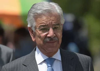 ഇന്ത്യ വ്യാജ ഓപ്പറേഷന് പദ്ധതിയിടുന്നു; കൊൽക്കത്ത ആക്രമിച്ച് തിരിച്ചടിക്കും: ഖ്വാജ ആസിഫ്