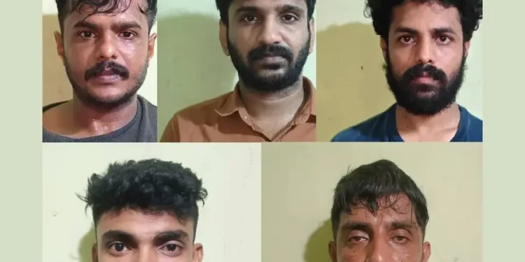 ചെരിപ്പ് കച്ചവടത്തിന്റെ മറവിൽ എംഡിഎംഎ വിൽപ്പന അഞ്ചുപേർ പിടിയിൽ,വിദ്യാർഥികൾക്കും വിൽപ്പന