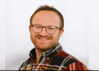 ജീവനക്കാരന് വിവാഹദിവസം മെസ്സേജ്, ലജ്ജിക്കണമെന്ന് നെറ്റിസണ്‍സ്, ഒടുവില്‍ മാപ്പ് പറഞ്ഞ് കമ്പനി ഉടമ