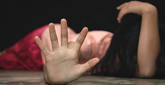 കത്തിമുനയിൽ നിർത്തി ബലാത്സംഗം; എച്ച്ഐവി ബാധിതയെന്ന് പറഞ്ഞപ്പോൾ പ്രകോപിതനായി