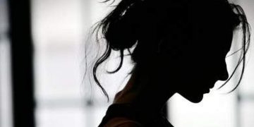 ‘പേടിയും വേദനയും കൊണ്ടു ഞാന്‍ കരഞ്ഞു, അയാള്‍ പിന്തുടര്‍ന്ന് ആശുപത്രിയിലെത്തി ഭീഷണിപ്പെടുത്തി’; ‘രക്ഷാപ്രവര്‍ത്തക’ന്റെ പീഡനത്തെപ്പറ്റി യുവതി