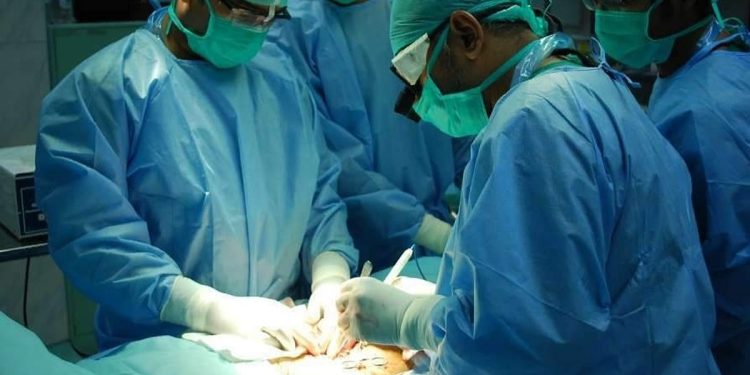 ‘റിസ്റ്റ് ബാൻഡ് വേണം, മൊബൈല്‍ പാടില്ല’; ശസ്ത്രക്രിയകള്‍ക്ക് പുതിയ മാര്‍ഗരേഖ പുറപ്പെടുവിച്ച് ആരോഗ്യവകുപ്പ്