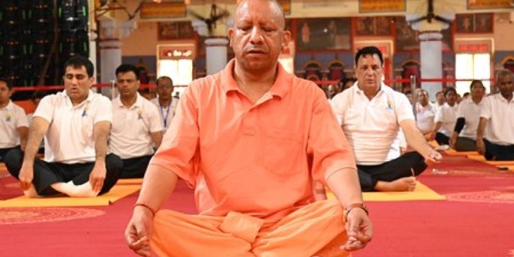 സ്മാര്‍ട്ട് ഫോണുകളുടെ അമിത ഉപയോഗം പുതിയ രോഗങ്ങള്‍ക്ക് കാരണമാകുന്നു; അച്ചടക്കം അത്യാവശ്യമെന്ന് യോഗി ആദിത്യനാഥ്