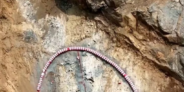 തുരങ്കപ്പാത സംസ്ഥാനത്തിന്റെ ജീവരേഖ; നിര്മ്മാണത്തിനെതിരായ അപ്പീല് തള്ളി സുപ്രീംകോടതി