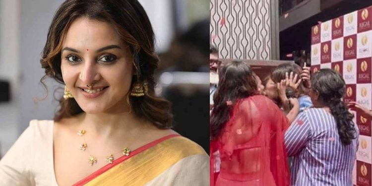 അതിരുവിട്ട ആരാധന; മഞ്ജു വാര്യരെ ബലമായി ചുംബിച്ച് ആരാധിക