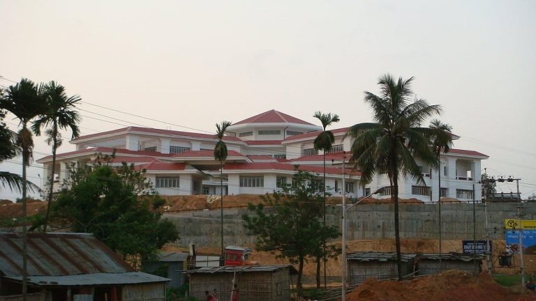 മാതാപിതാക്കളുടെ മരണശേഷം വിവാഹമോചിതരാകുന്ന മകള്‍ക്ക് കുടുംബപെന്‍ഷന് അര്‍ഹതയില്ല: ത്രിപുര ഹൈക്കോടതി