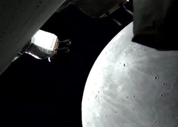 ആര്‍ട്ടെമിസ് II: ഓറിയോണ്‍ പേടകം ചന്ദ്രന് സമീപത്ത്, ദൃശ്യങ്ങള്‍ പങ്കുവെച്ച് മസ്‌ക്