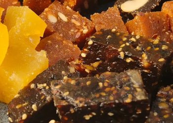 വോട്ട് ചെയ്ത് കഴിഞ്ഞ് വോട്ട് ചെയ്ത് കഴിഞ്ഞ് ഹല്‍വ കിട്ടിയില്ല; തെരഞ്ഞെടുപ്പ് കമ്മീഷനില്‍ പരാതി നല്‍കി കന്നിവോട്ടര്‍