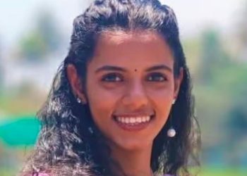 ബന്ധുവിനെ ആശുപത്രിയില്‍ എത്തിക്കുന്നതിനിടെ അപകടം; വൈദ്യുതി പോസ്റ്റ് ഒടിഞ്ഞ് വാഹനത്തിന് മുകളിലേക്ക് വീണു, യുവതിക്ക് ദാരുണാന്ത്യം