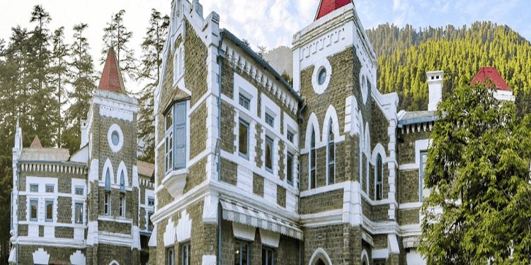 ‘അമ്മയ്ക്ക് വരുമാനമുണ്ടെന്ന് കരുതി പിതാവിന്റെ ഉത്തരവാദിത്തം ഇല്ലാതാകുന്നില്ല’; പ്രായപൂര്‍ത്തിയാകാത്ത കുട്ടിയുടെ സംരക്ഷണത്തില്‍ കോടതി