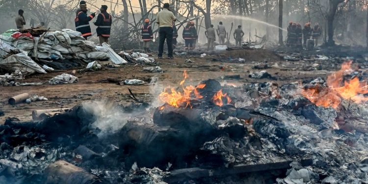 തൃശൂര്‍ വെടിക്കെട്ട് ദുരന്തത്തില്‍ ജുഡീഷ്യല്‍ അന്വേഷണം; മരിച്ചവരുടെ കുടുംബത്തിന് 14 ലക്ഷം ധനസഹായം