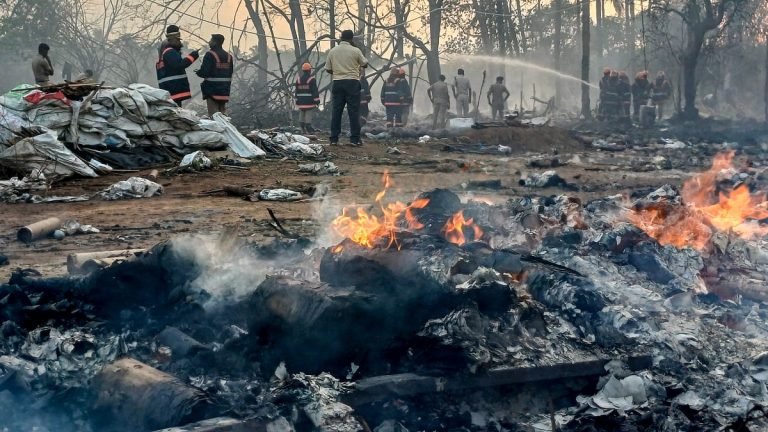 തൃശൂര്‍ വെടിക്കെട്ട് ദുരന്തത്തില്‍ ജുഡീഷ്യല്‍ അന്വേഷണം; മരിച്ചവരുടെ കുടുംബത്തിന് 14 ലക്ഷം ധനസഹായം