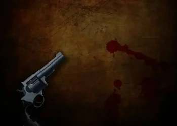 കാമുകനുമായി ചേർന്ന് ഭർത്താവിനെ വെടിവെച്ചുകൊന്നു, കവർച്ചക്കിടെയെന്ന് മൊഴി, യുവതി കുടുങ്ങി