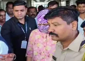 ഭാര്യയെ കൈമാറാൻ ആവശ്യപ്പെട്ടു, വനിതാ പൊലീസ് മഫ്തിയിലെത്തി: ജീവനക്കാർക്ക് വർക് ഫ്രം ഹോം നിർേദശിച്ച് ടിസിഎസ്