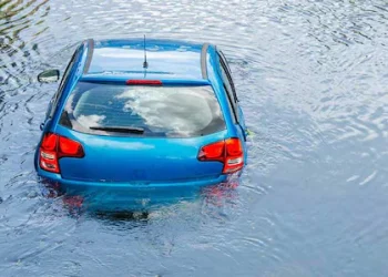 ‘മക്കളെ കാണാൻ ഇനി അവർ വരില്ല’; ദമ്പതികളുടെ മൃതദേഹം ആലിംഗനം ചെയ്ത നിലയിൽ, നോവായി സന്ദേശം