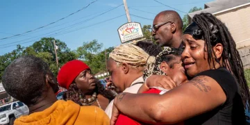 കൂട്ടക്കൊല; ഏഴ് മക്കളടക്കം 8 പേരെ വെടിവച്ചു കൊന്ന് പിതാവ്, പ്രതിയെ പൊലീസ് വധിച്ചു