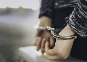 ഭർത്താവിന്റെ സഹപ്രവർത്തകയെ കൊലപ്പെടുത്തി; ഓഫിസിൽ ചാക്കിൽ കെട്ടിവച്ചു, യുവതി അറസ്റ്റിൽ