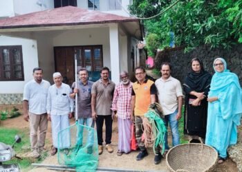 പൊട്ടക്കിണറ്റിൽ അകപ്പെട്ട തെരുവുനായയെ രക്ഷപ്പെടുത്തി ദുരന്തനിവാരണ സേന